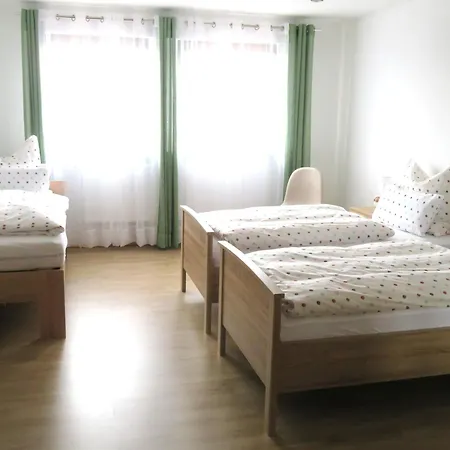 Stephanie Apartment *